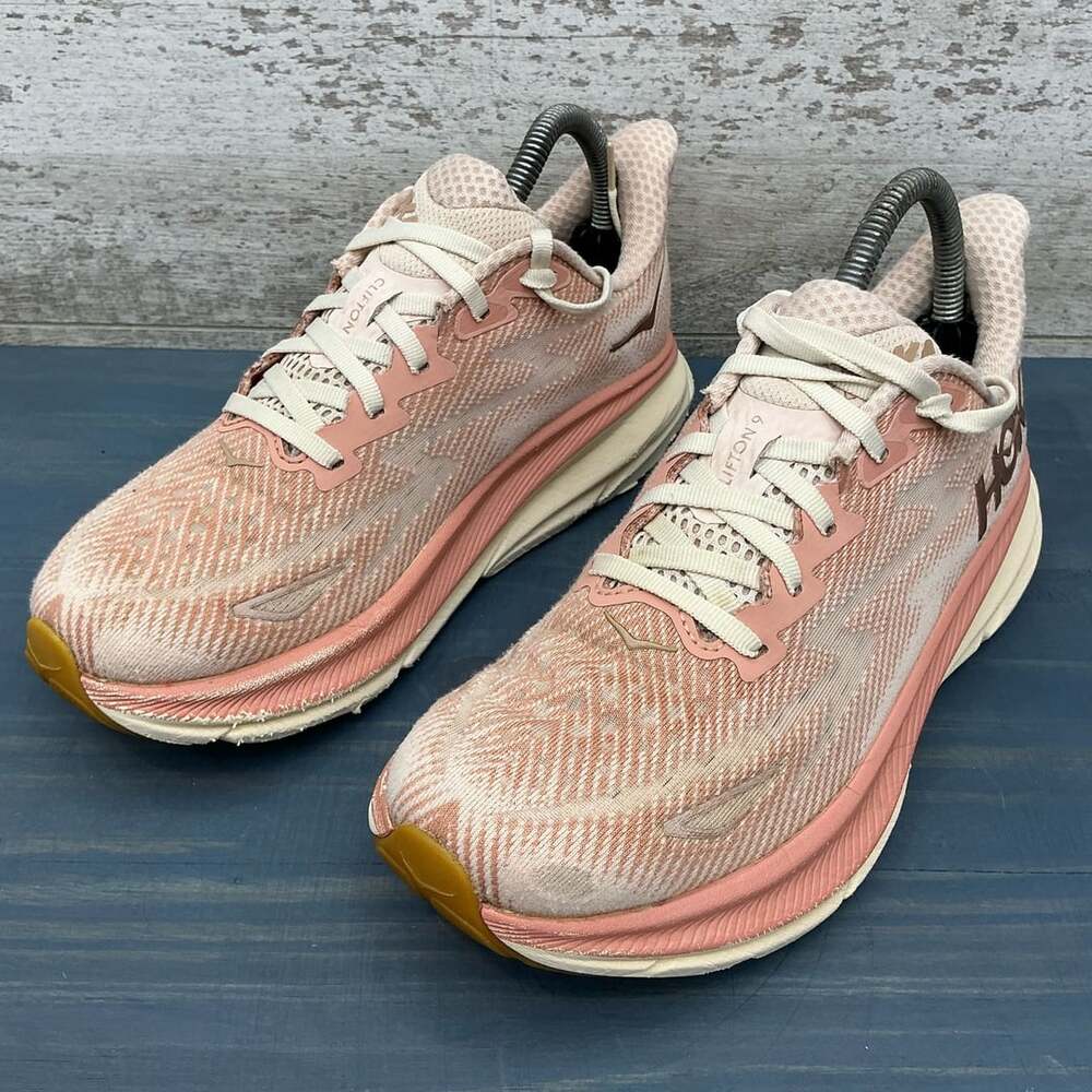 HOKA Women's Clifton 9 Running Shoes Sandstone Cream Size 7.5B